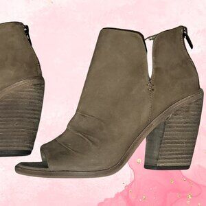 Vince Camuto Kreesi Block Heel Peep Toe Booties - Size 8M